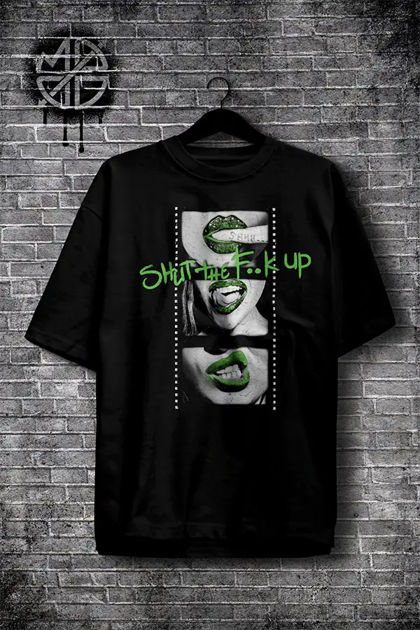 ДАМСКА ЧЕРНА ОВЪРСАЙЗ ТЕНИСКА „LIPS“